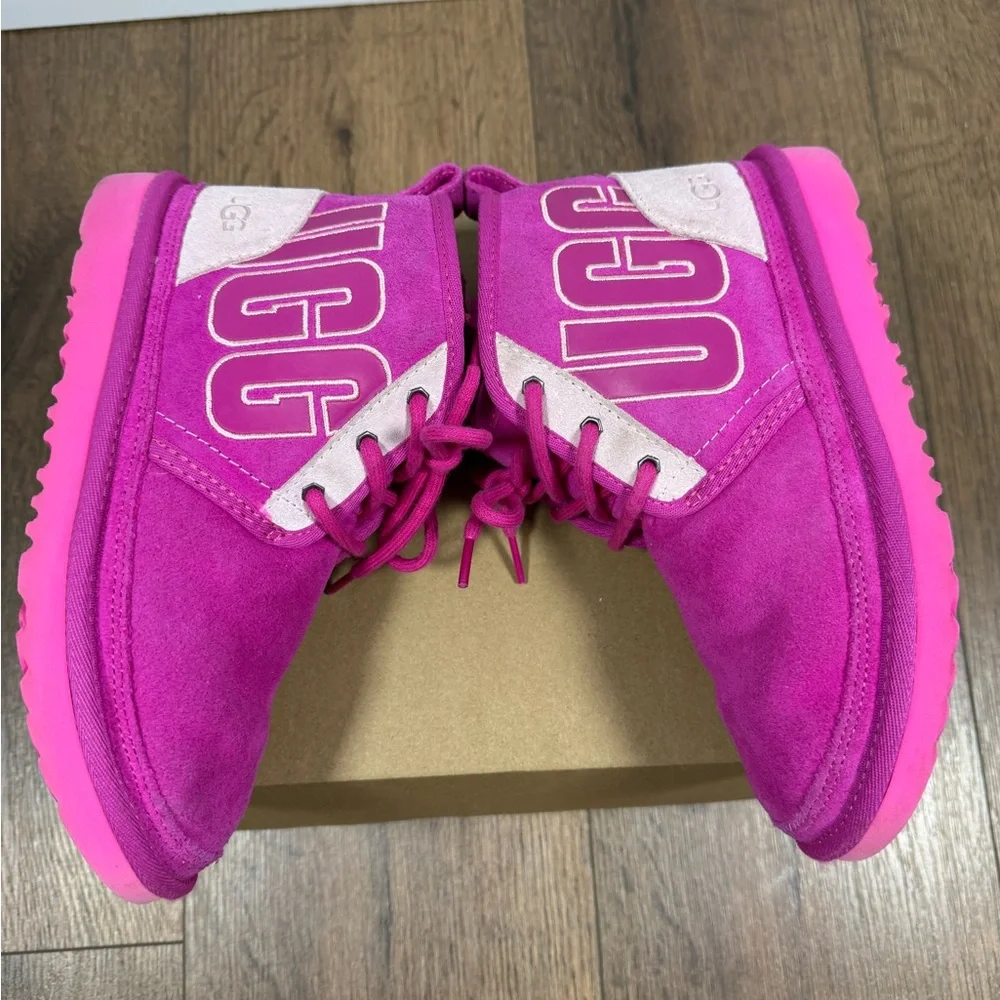 UGG‎ Fuchsia Lace-Up Boots